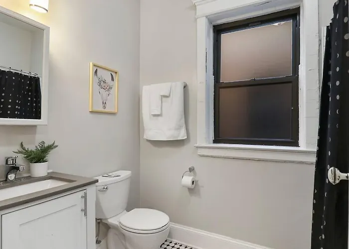 Modern & Spacious 3br With In-unit Laundry - Bstone 2