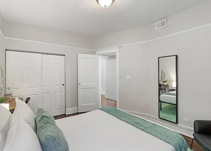 Modern & Spacious 3br With In-unit Laundry - Bstone 2 Chicago